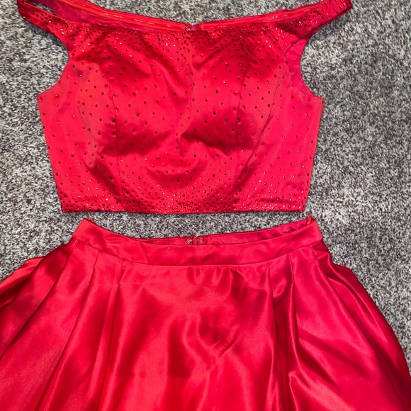 Red Prom Dress - Picture 4 of 7